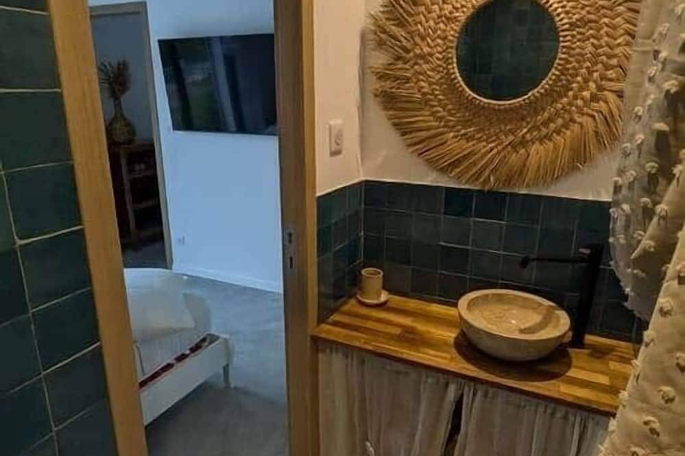 Appartement entier, Vue Piscine - Expériences Les Chênes Verts - Gîtes de charme in Piolenc, Vaucluse