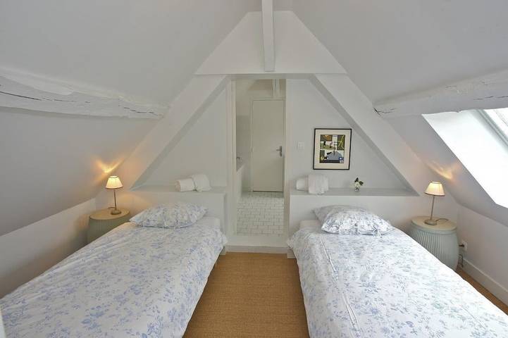 Location de vacances pour 10 personnes, avec piscine et jardin, animaux acceptés à Ambillou - 2