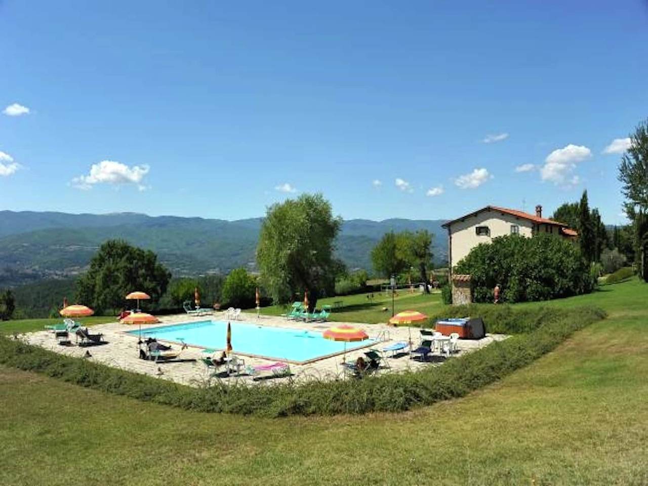 Appartamento intero, Agriturismo nel Casentino con piscina e jacuzzi in Poppi, Casentino