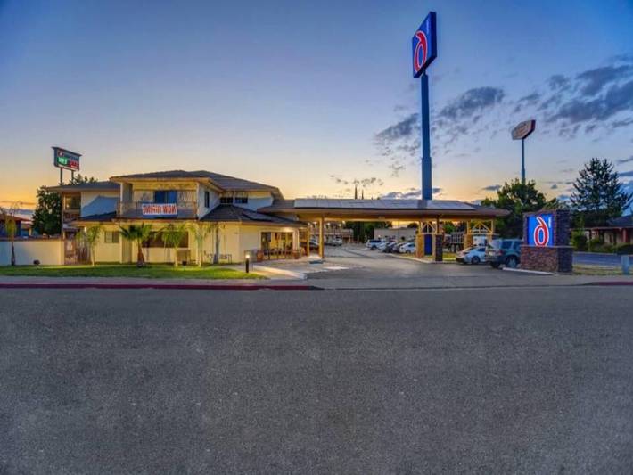 Ganze Wohnung, Motel 6 Anderson, Ca - Redding Airport_1 in Shasta County