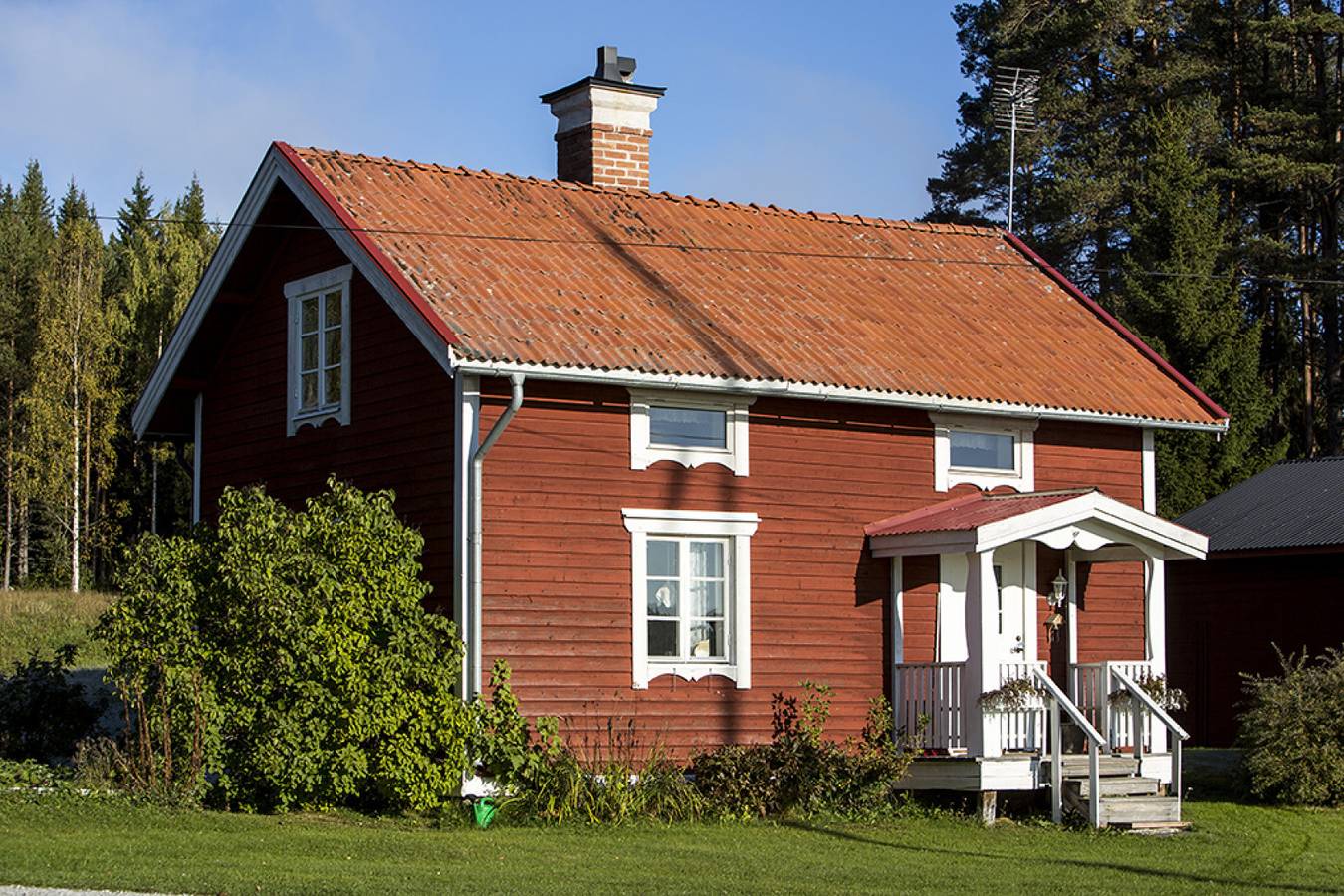 Schönes Ferienhaus mit Seeblick auf einem Landhof in Jämtland