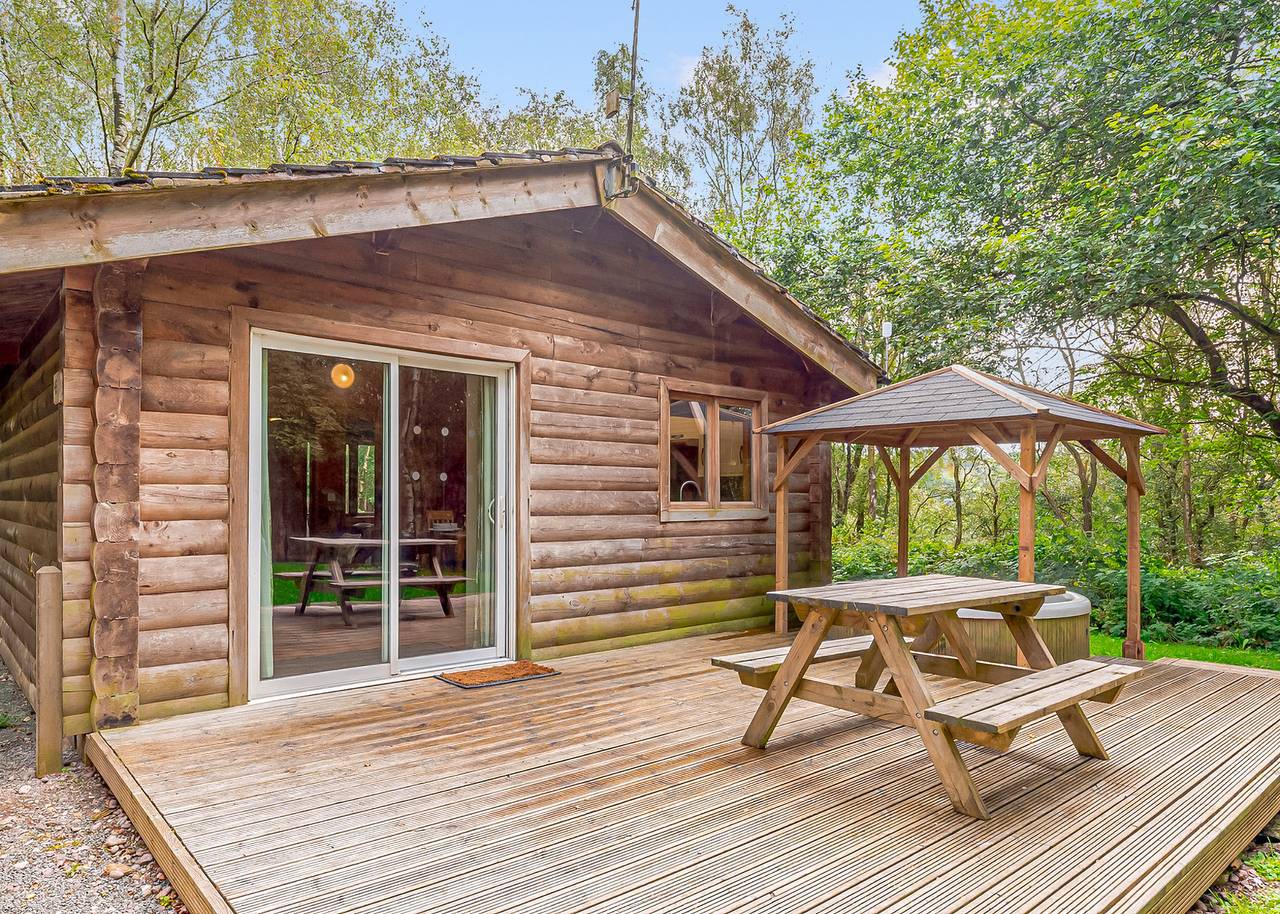 Squirrel Log Cabin 4 (Pet) in Alton Towers, Staffordshire