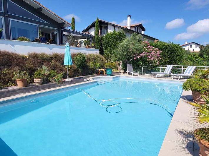 Casa rural para 4 personas, con Terraza además de Jardín y Piscina en San Juan de Luz