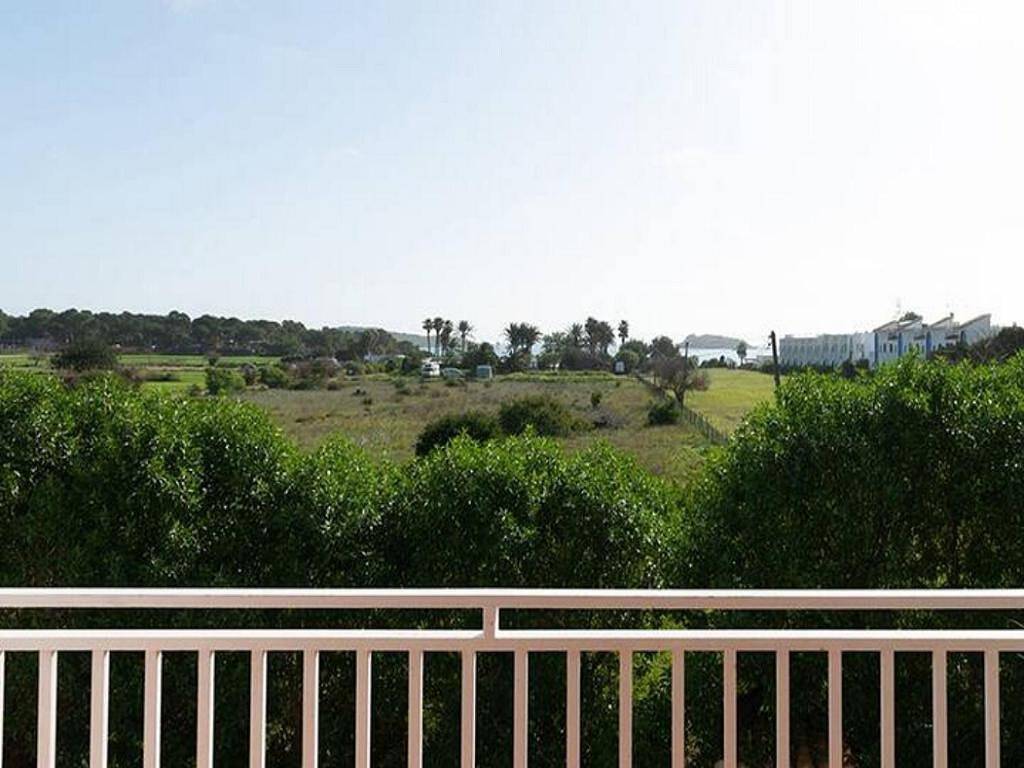 Apartamento 'Ciel Azul' con piscina compartida, balcón y Wi-Fi in Cala Martina, Santa Eulària des Riu
