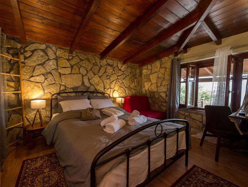Petra Thea Villa Karitaina in Peloponez