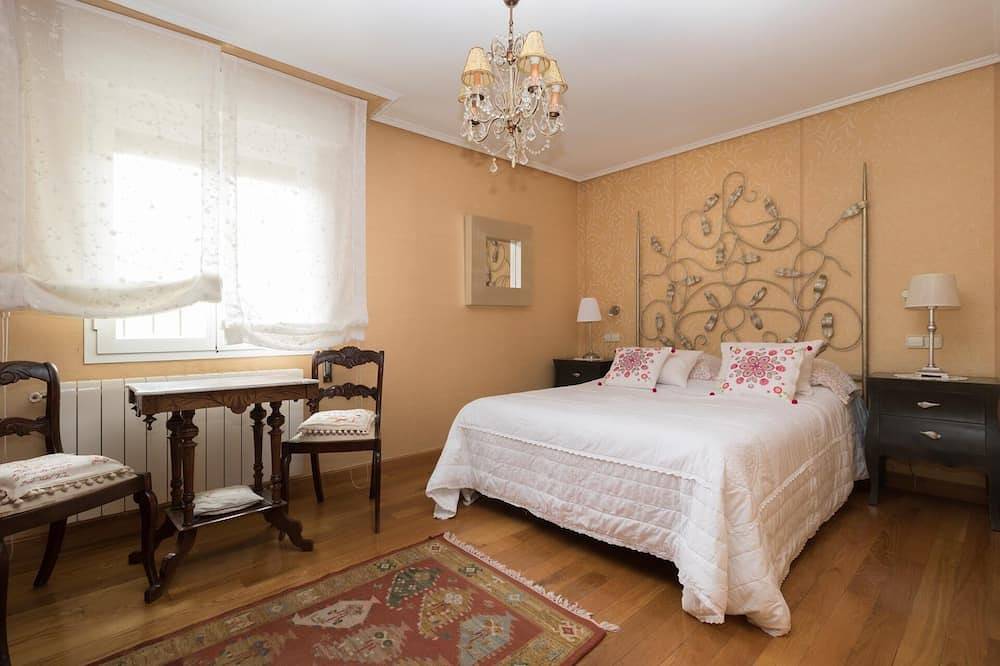 Juncalvera Villa with swimming pool in Rioja Alavesa in Assa, Lanciego
