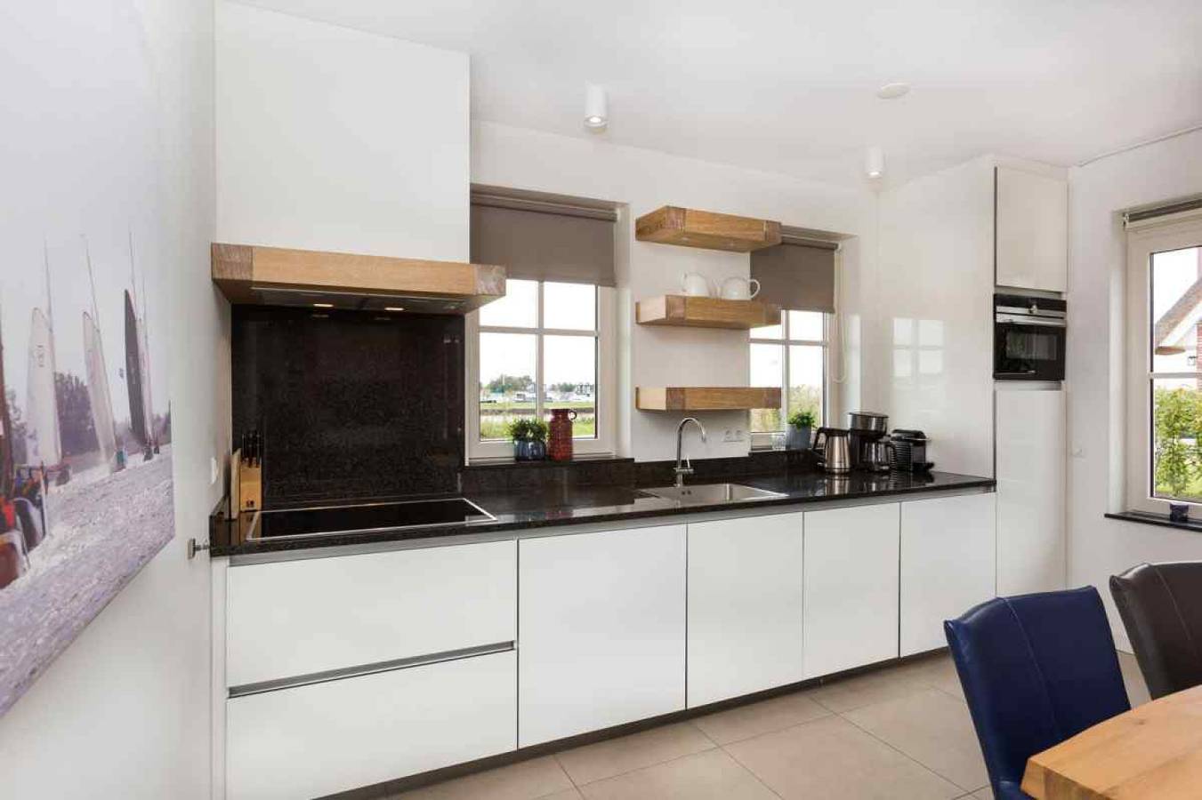 Luxusvilla für 10 Personen mit Sauna und Whirlpool am Tjeukemeer in Friesland in Delfstrahuizen, De Friese Meren
