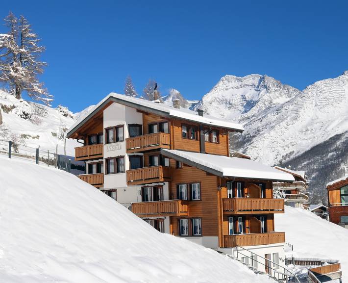Ferienwohnung für 3 Personen, mit Balkon und Terrasse sowie Ausblick in Saas-Fee