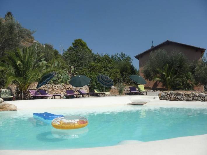 Casa vacanza per 3 persone, con Balcone e Terrazza nonché Giardino e Piscina a Porticello