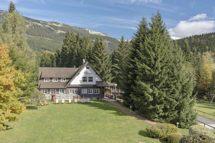 Hotel für 2 Personen, mit Terrasse und Garten sowie Sauna in Spindlermühle - 4