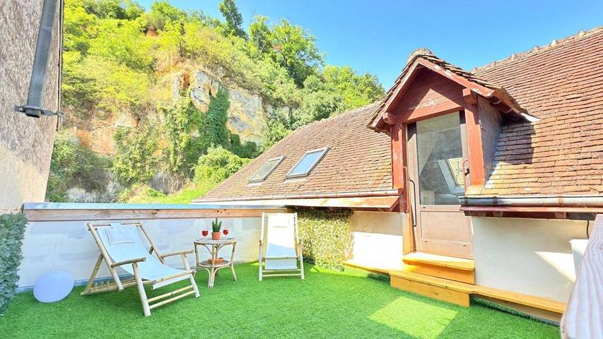 Location de vacances pour 10 personnes, avec sauna ainsi que vue et terrasse dans Les Roches-l'Évêque - 4