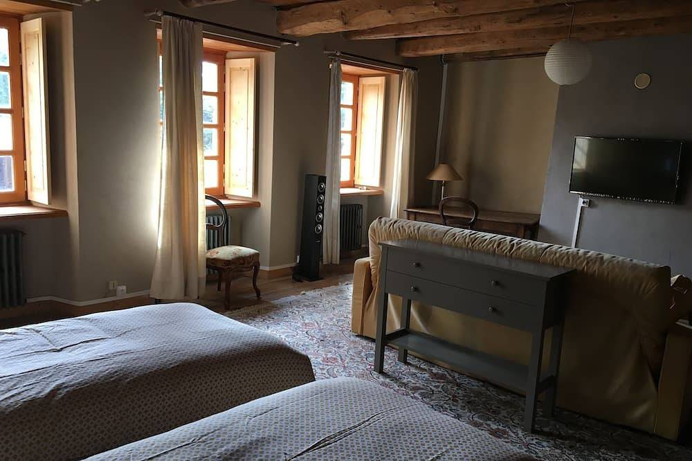 Gite avec piscine l'Atelier du Peintre (7-9 pers) in Saint-Maurice-de-Lignon, Haute-Loire