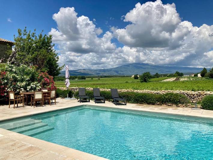 Casa de vacaciones para 18 personas, con jardín además de vistas y piscina - 1