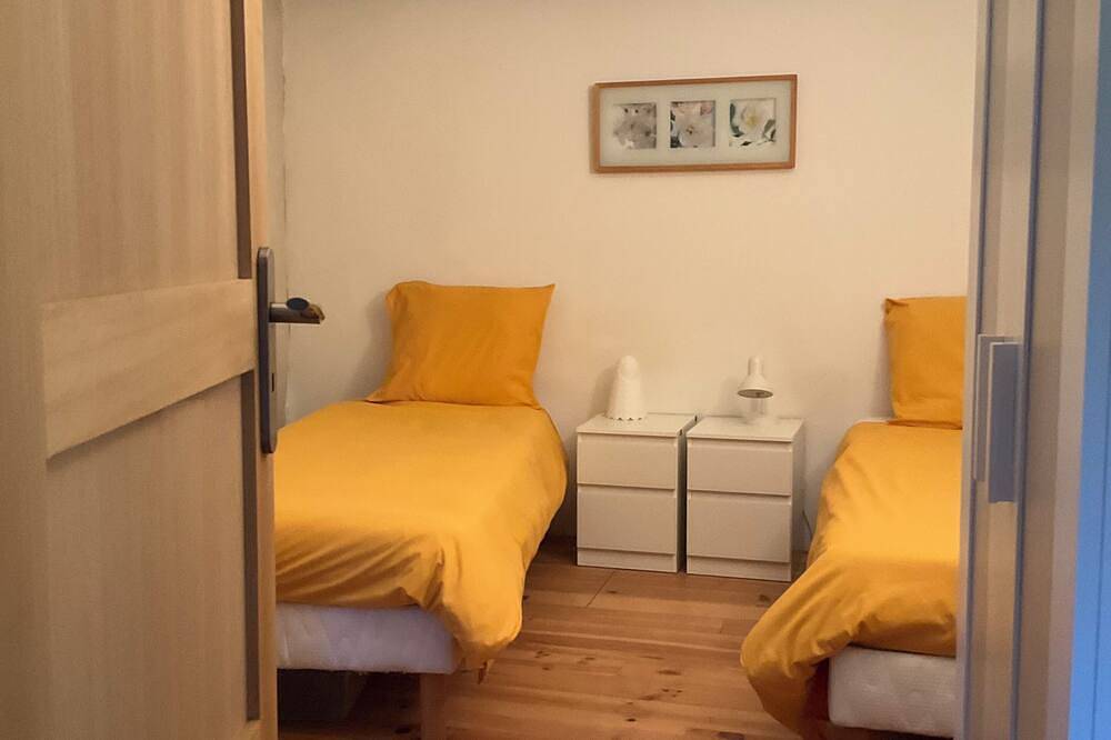 Intemporel à Quillan: Auberge rénovée pour 4/5 personnes, terrasse et piscine in Quillan, Parc naturel régional Corbières-Fenouillèdes