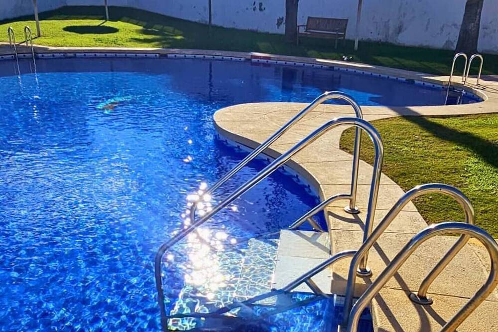 Apartamento entero, Apto amplio, especial para parejas y familias, a pasos de la Playa in Pilar de la Horadada, Costa Blanca