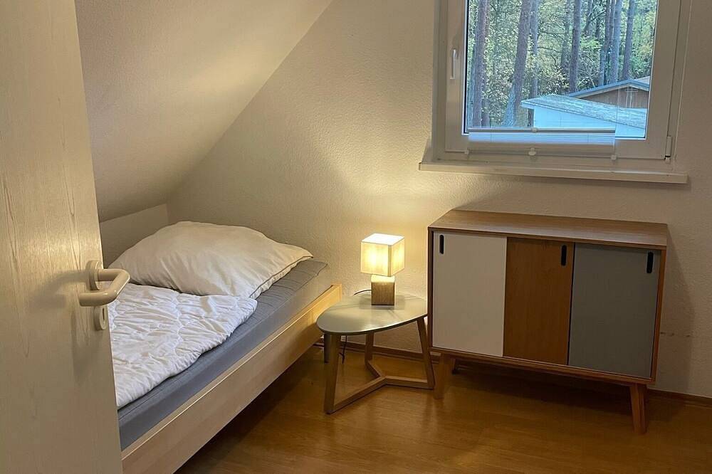 Familienglück im Grünen – D-Haus mit Strandnähe und Waldspaziergängen in Ostseebad Karlshagen, Karlshagen