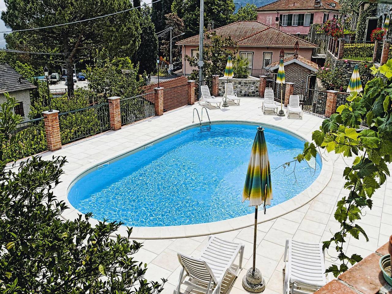 Geheel appartement, Elegant appartement in Castellaro met zwembad in Casanova Lerrone, Riviera di Ponente