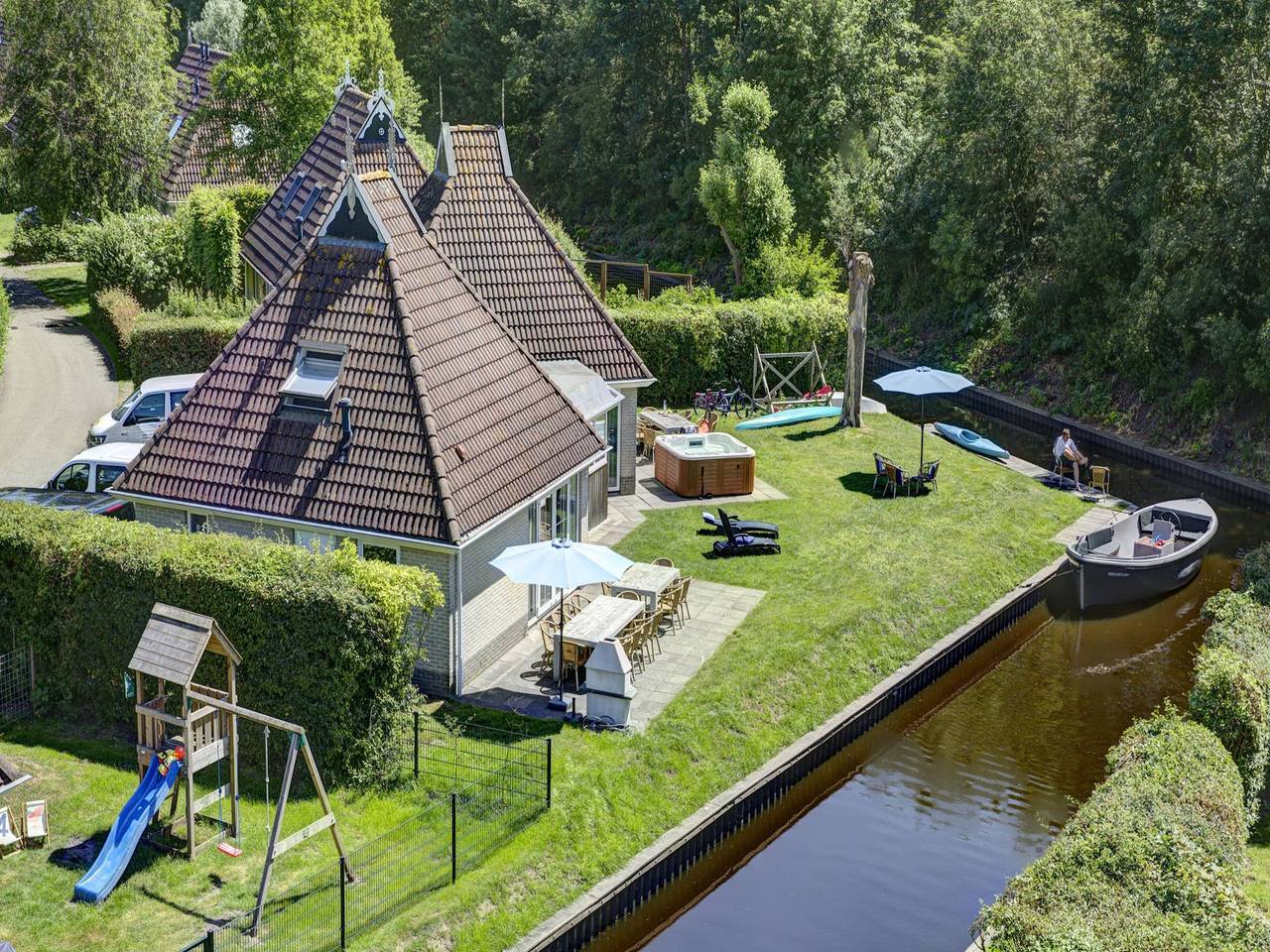 Vakantiehuis voor 16 Personen in Eernewoude, Nationaal Park De Alde Feanen