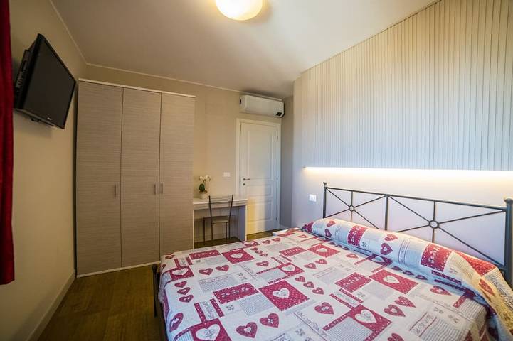 Gîte pour 5 personnes, avec piscine ainsi que jacuzzi et jardin à Cupra Marittima - 3