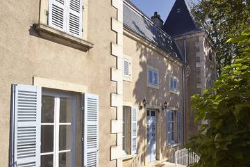 Location de vacances pour 14 personnes, avec jardin à Rully