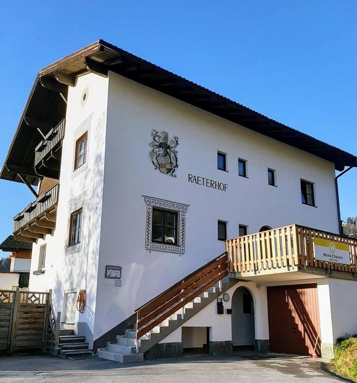 Location de vacances pour 21 personnes, avec vue ainsi que terrasse et jardin à Fiss - 2