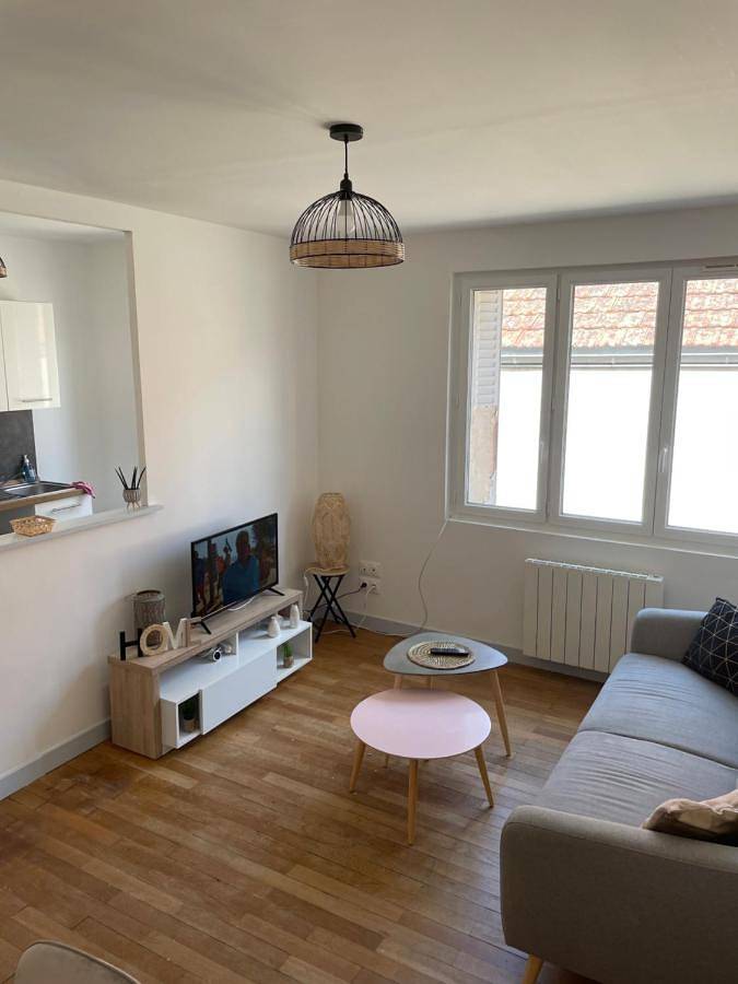 Appartement entier, Two-Bedroom Apartment in Digoin, Région de Charolles