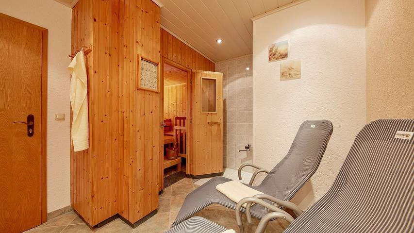 Ferienwohnung für 4 Personen, mit Garten und Sauna in Moritzburg