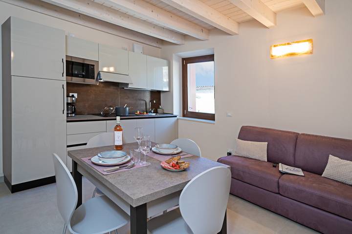 Vakantiewoning voor 4 personen, met terras en uitzicht op het meer in Lazise