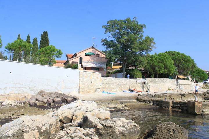 Ganze Wohnung, 1-Zimmer-Ferienwohnung am Strand Zambratija, Umag A-6997-a in Zambratija, Umag und Umgebung