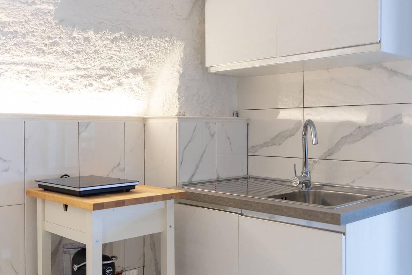 Ganzes Studio, Einzimmerapartment 'La Porta Sul Mare- Timone' mit gemeinsamer Terrasse, Wlan und Klimaanlage in Mola di Bari, Bari Provinz