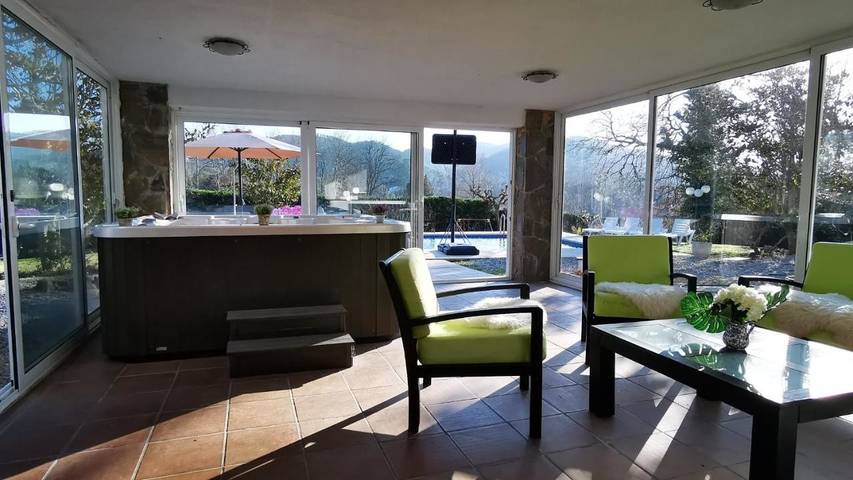 Chalet para 8 personas, con piscina además de terraza y jardín, Se admiten mascotas - 1