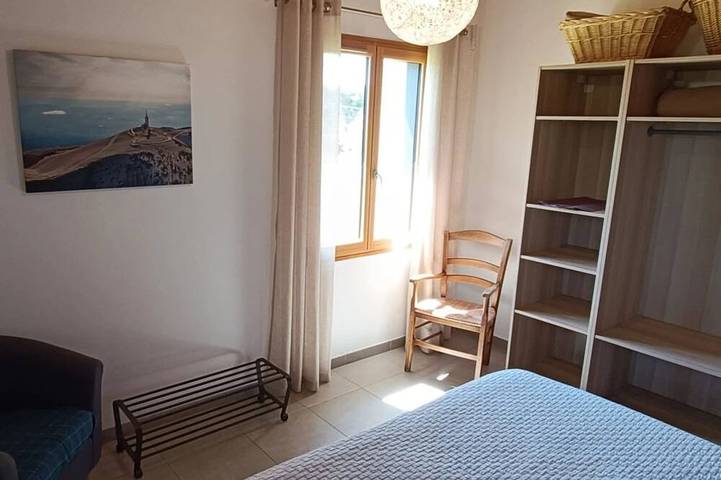 Villa Figuière climatisée (2 chambres et séjour cuisine) in Le Barroux, Parc naturel régional du Mont-Ventoux