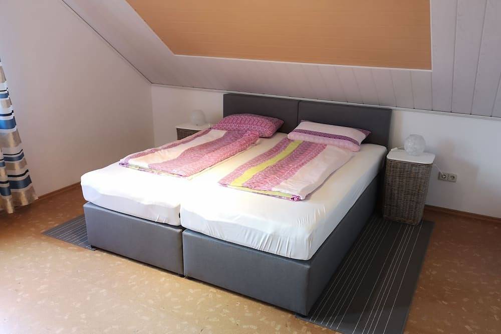 Ganze Wohnung, Schöne Ferienwohnung 90qm in Gebsattel, Taubertal