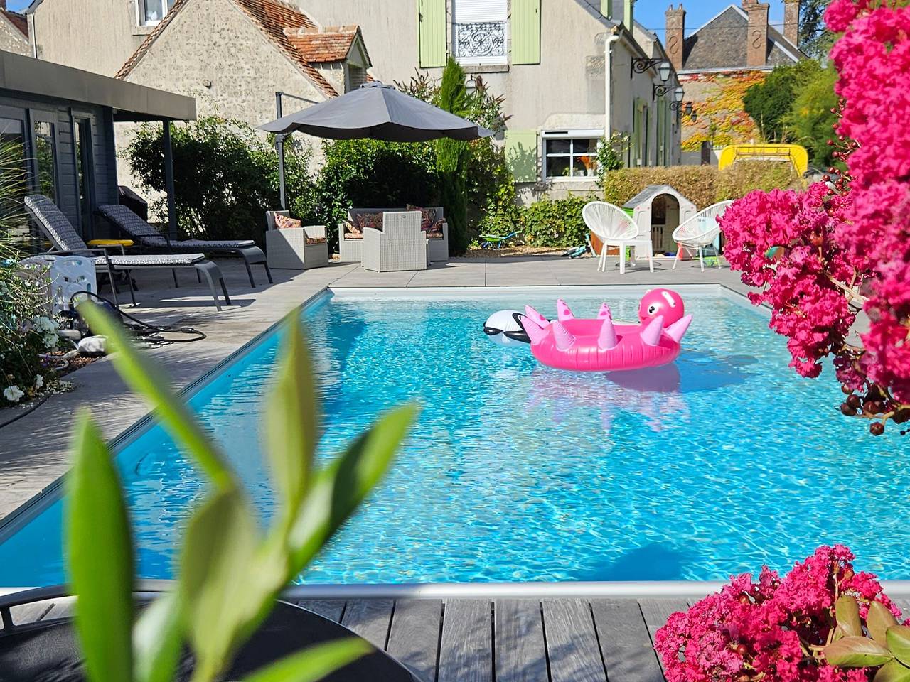 Chambre Cheverny: Maison d'hôtes avec piscine chauffée & petit-déjeuner inclus in Messas, Vallée de la Loire