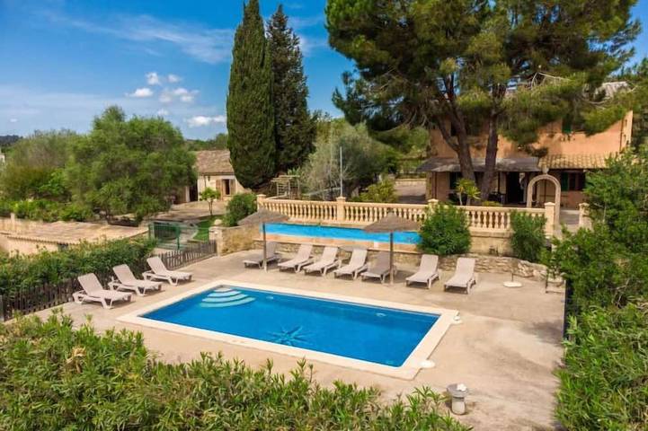 Villa for 9 people, with garden and pool - 1