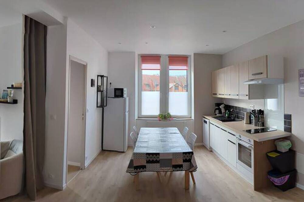 Apartamento entero, Air-conditioned and renovated one-bedroom apartment in the center of Soultz. Immediate access to the Alsace Wine Route 🍇. Between Colmar and Mulhouse. Fiber optic Wi-Fi, modern comforts for 1-3 people. The perfect base for exploring all of Alsace! in Soultz-Haut-Rhin, Parque natural regional de los Ballons des Vosges