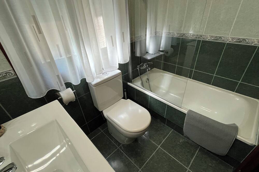 Rustic house by the beach in Poio, Rías Baixas