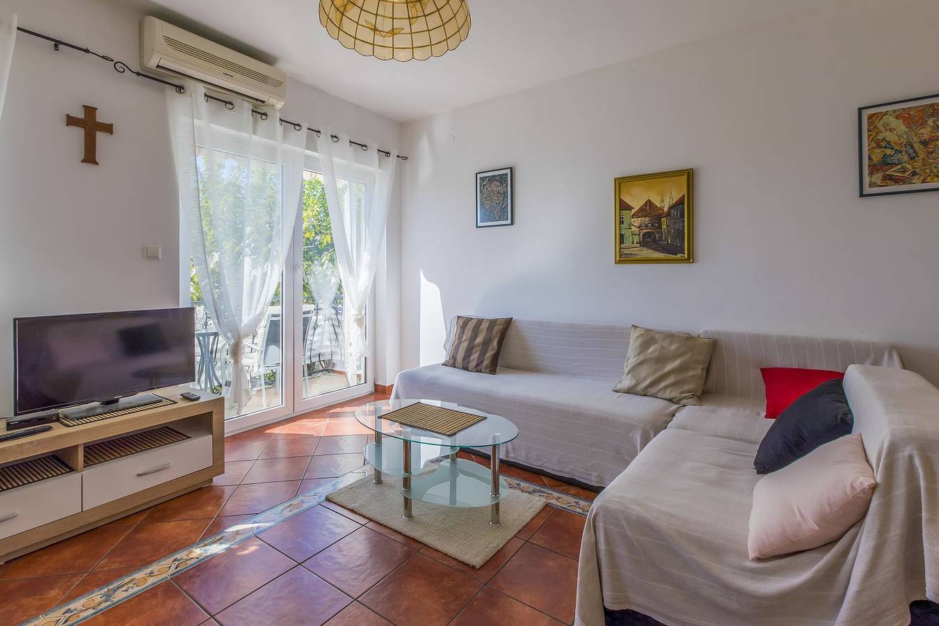 Ganze Wohnung, Charmantes Apartment mit 2 Fahrrädern und nur 400 Meter zum Strand in Selce, Primorje-Gorski Kotar