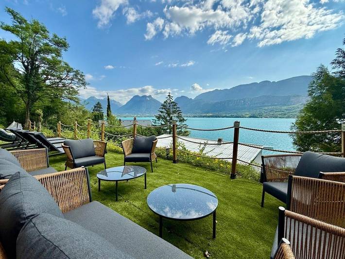 Villa pour 10 personnes, avec vue ainsi que sauna et jardin à Talloires