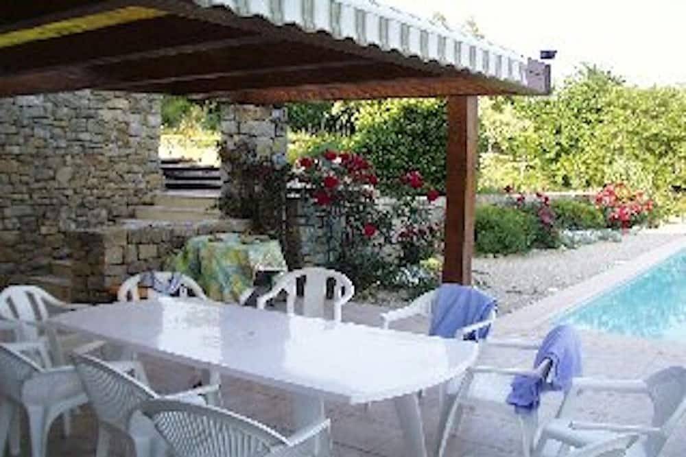 Appartement entier, Séjours de rêves Côte d'Azur Appart N°1/50m² Grande Piscine à débordement 10 x 7 in Châteauneuf-Grasse, Côte méditerranéenne (France)