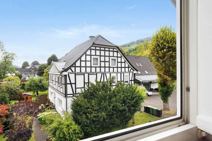 Appartement entier, Appartement '2 Bergblick, 60 m²' avec vue sur la montagne, jardin commun et Wi-Fi in Lennestadt, Sauerland
