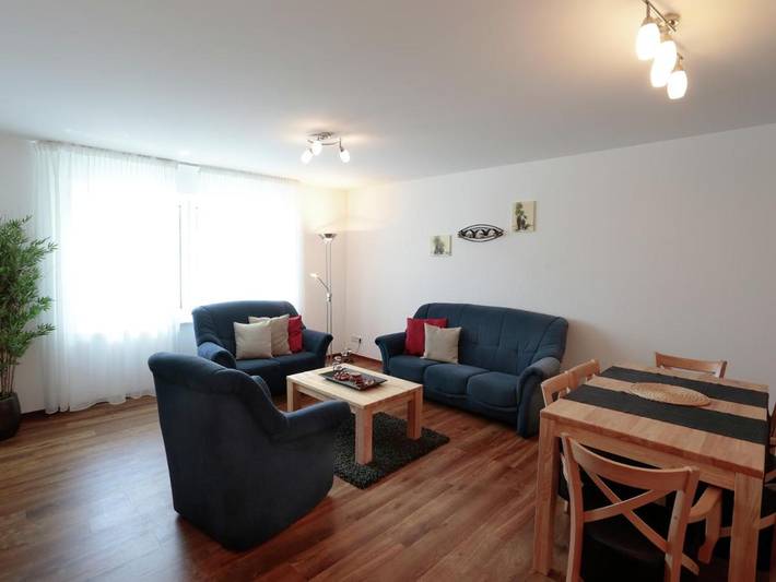 Vakantiehuis voor 17 personen, with Balkon and Terras as well as Tuin and Uitzicht op het meer in Medebach
