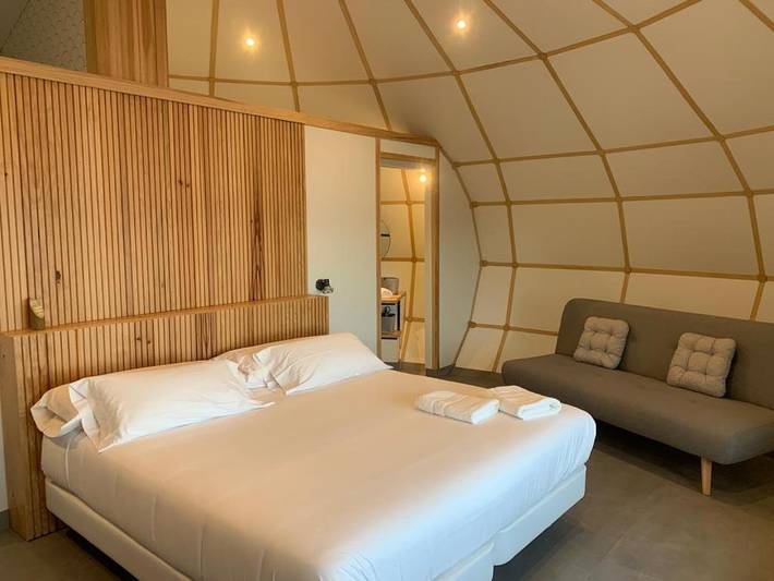 Camping para 4 personas, con Jacuzzi además de Terraza y Vistas en Rias Baixas