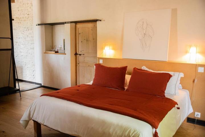 Maison d’hôte pour 3 personnes, avec Terrasse et Jardin ainsi que Piscine et Vue à Violès