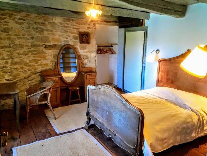 Chambre d’hôte pour 2 personnes, avec piscine et jardin ainsi que terrasse et vue dans le Lot