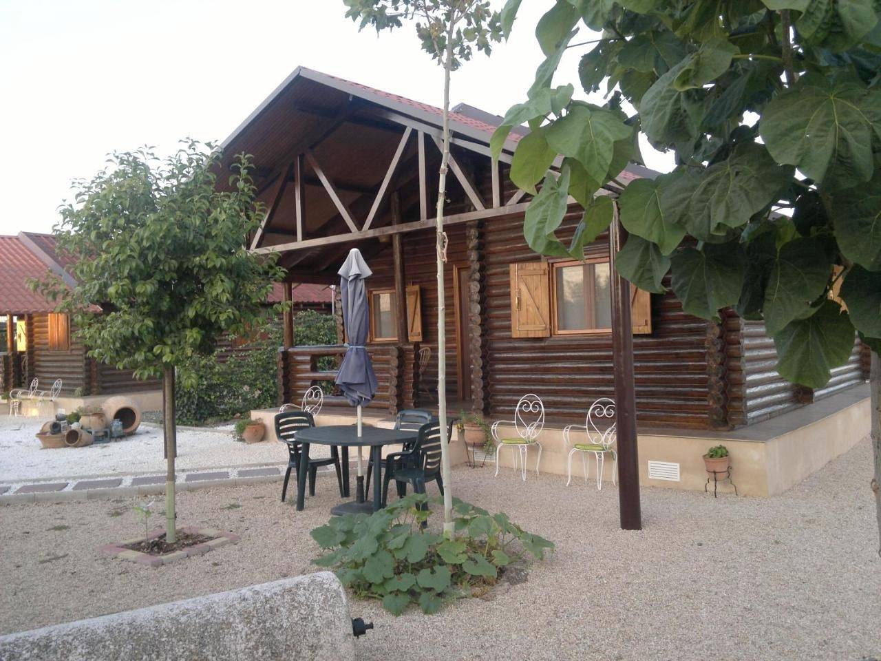 Casas Rurales Villa Pereza in Casas de los Pinos, Provincia de Cuenca