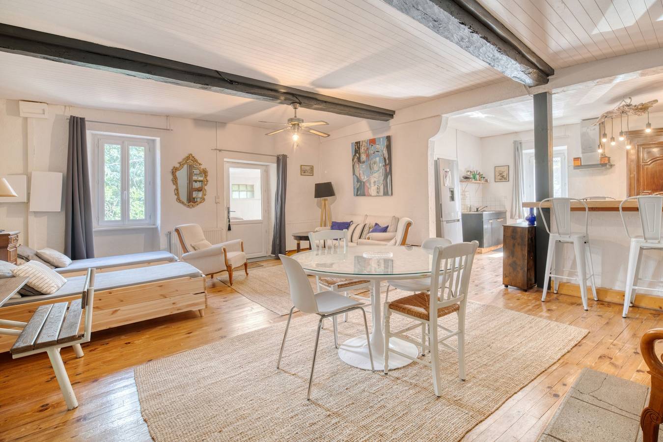 Casa de vacaciones 'Charmante Et Élégante Ferme Rénovée' con vistas al lago, piscina y Wi-Fi in Dourgne, Región de Castres
