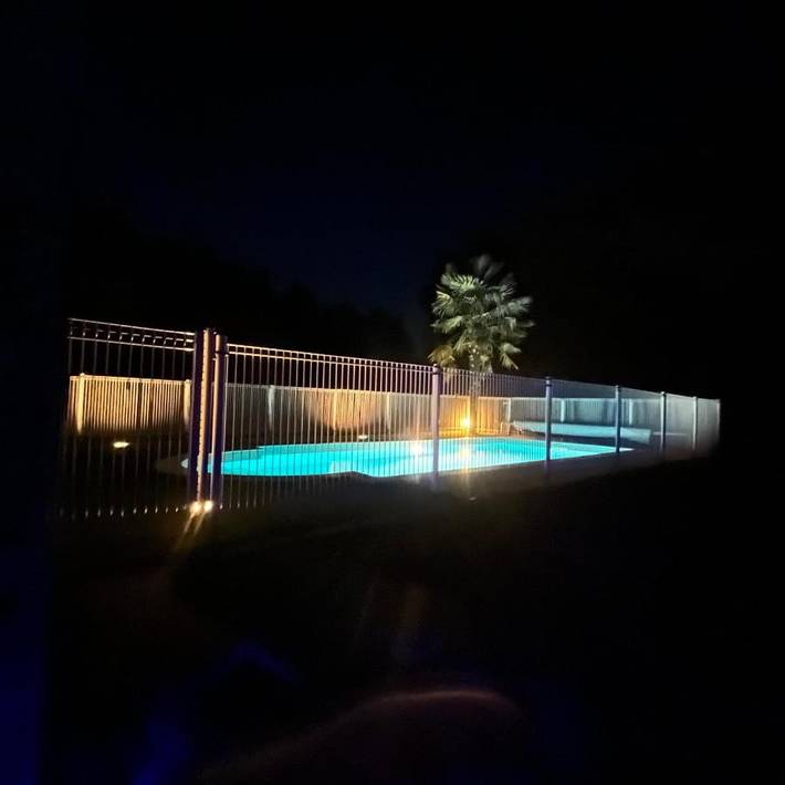Location de vacances pour 2 personnes, avec jardin ainsi que piscine et vue, animaux acceptés à Frayssinet-le-Gélat - 4