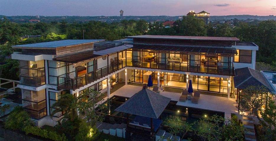 Villa pour 10 personnes, avec piscine ainsi que terrasse et vue