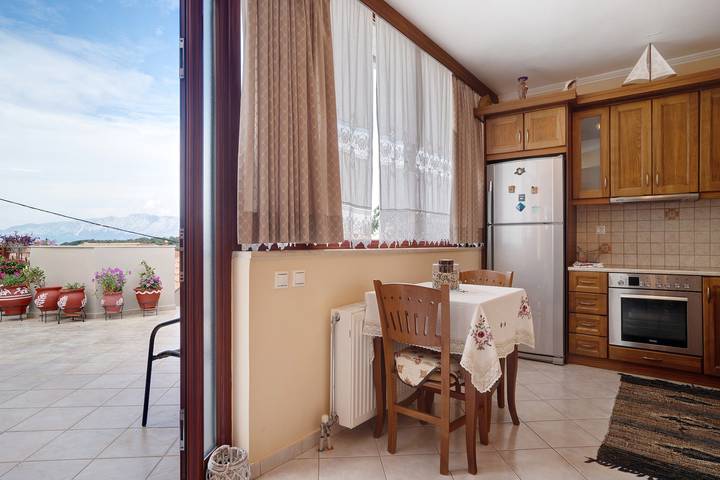 Entire apartment, "Lakis Apartment" with Sea View, Garden, Terrace & Wi-Fi in Spartochori, Meganisi